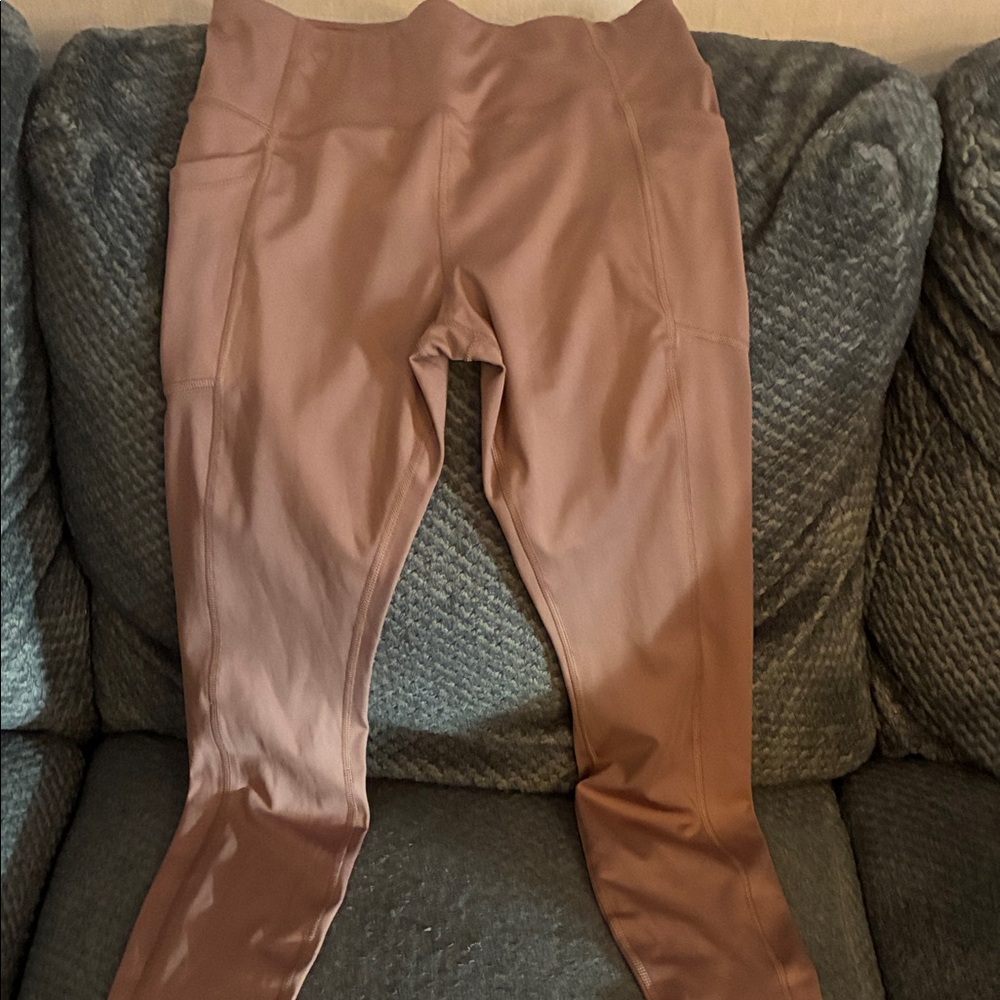 Avia Women's Ankle length Leggings in Brown
